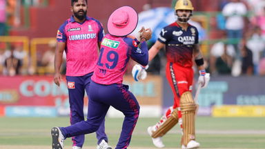 DECEPTION! Asif outfoxes Kohli with a lovely knuckle ball