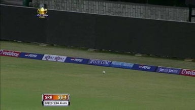 M74: RR vs SRH – Thisara Perera Six