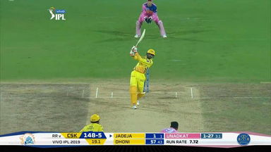 M12: CSK vs RR – Ravindra Jadeja Six