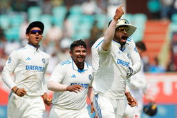 Bulls-Eye! Shreyas Iyer's direct-hit sends back Ben Stokes