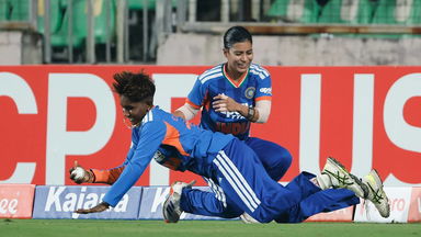 Juggle. Juggle. Juggle. Catch: Kamalini finally holds on to it