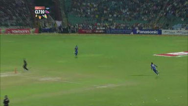 M21: RR vs CSK –  Michael Hussey run out