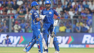 5 fours within 9 balls! SKY-Hardik making a move