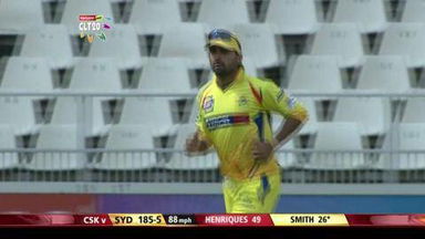 M3: CSK vs SYD – Smith c Vijay b Hilfenhaus