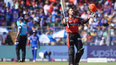 Mayank spreads his Magic in Mumbai with 83(46)