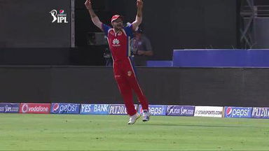 M5: RCB vs MI –  Harbhajan Singh Wicket