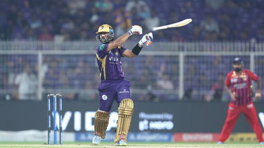 Bat in one place, ball in another - Rahane does a Pant