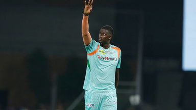Jason Holder's late bowling burst of 3/34