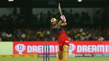 Faf du Plessis sparkles with 62(33)