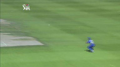 M14: RR vs RCB –  Mitchell Starc Wicket