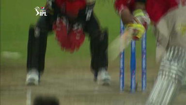 M9: KXIP vs SRH –  Glenn Maxwell Wicket