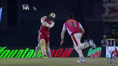 M51: KXIP vs RCB – Chris Gayle 61