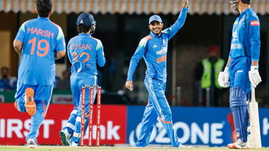 Plucked out of thin air! Shubman Gill’s one-handed blinder
