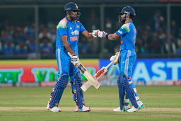 4, 6, 6, 4 within 8 deliveries! Harshit-Kohli on the move