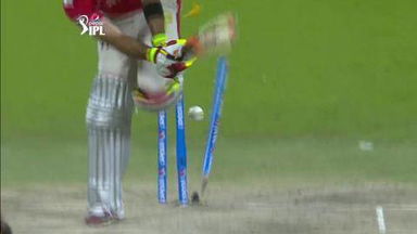 M15: KKR vs KXIP –  Glenn Maxwell Wicket