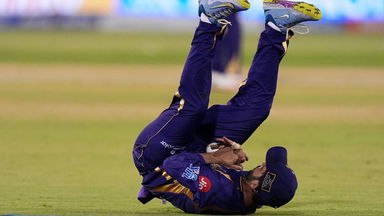 Tumble, Juggle x 5, and held! Rahane latches on