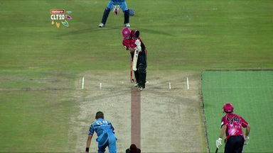 M22: SYD vs TTN – McCullum lbw b Thomas
