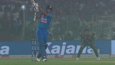 Washington's 'Ati' Sundar Sixes