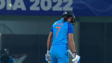 IND-W vs AUS-W 2022, 2ND T20I: Harmanpreet Kaur Wicket