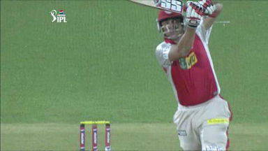 M67: KXIP vs DD – Azhar Mahmood Wicket