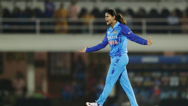 TIMBER - Radha Yadav deceives Tahlia McGrath