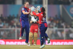 USA's Tara Norris takes the flight with WPL's first ever five-wicket haul