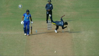 Ouch. Amiangshu Sen suffers a nasty fall