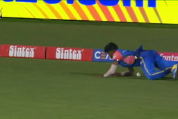 Brilliant fielding effort ft. Pooja Vastrakar