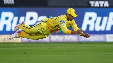 Safe hands! Sarfaraz's brilliant diving grab