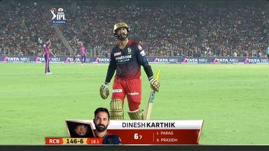 Q2: RR vs RCB – Dinesh Karthik Wicket