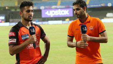 Death-over specialist Bhuvi interviews SRH's pace sensation Umran Malik