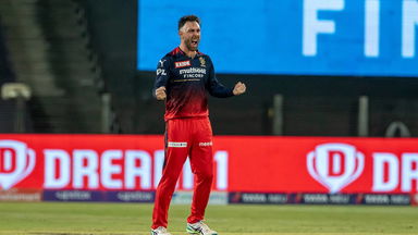Bowled him: A Maxwell special to castle Rayudu