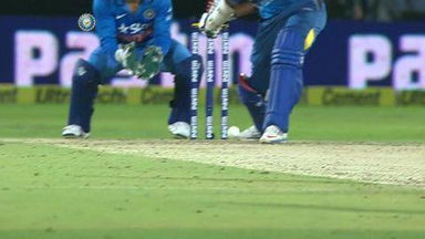 3RD T20I: IND vs SL –  Sachithra Senanayake Wicket