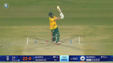 IND vs SA 2025, 2nd T20I: Reeza Hendricks Six