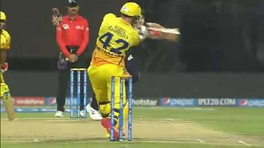 M30: KKR vs CSK – Brendon McCullum Six