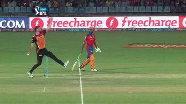 M59: GL vs SRH – Aaron Finch Wicket