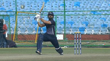Akash Vasisht's quickfire 45* (29)