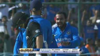 IND vs NZ 2016, 2nd ODI: Tom Latham Wicket