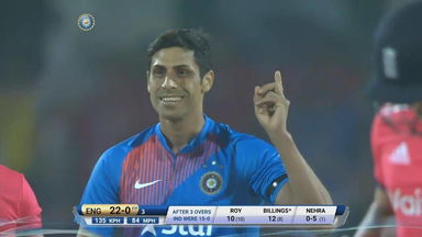 Ashish Nehra's economical 3-wicket haul