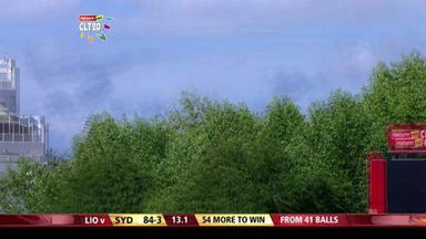 M10: LIO vs SYD – Brad Haddin six