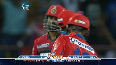 M19: GL vs RCB – Ravindra Jadeja Six