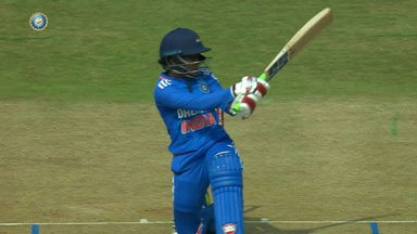 4, 6, 4: Uma Chetry takes the attack to Issy Wong