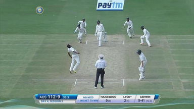IND vs AUS 2017 - 2nd Test day 4 : Nathan Lyon Wicket