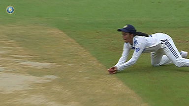 Livewire Jemimah pulls off excellent low catch