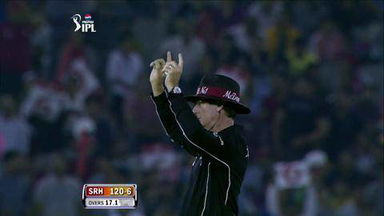M59: KXIP vs SRH – Thisara Perera Six