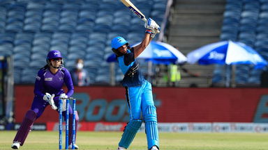 Harmanpreet Kaur launches Maya Sonawane for a SIX