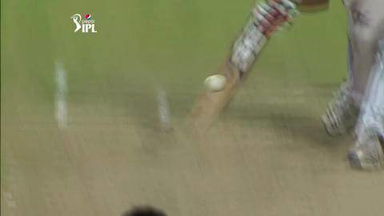 M31: RCB vs KXIP –  Wriddhiman Saha Wicket