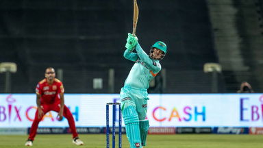 QDK smashes Rabada for two sixes