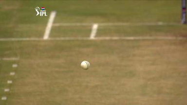 M12: RCB vs KKR – Mayank Agarwal Wicket