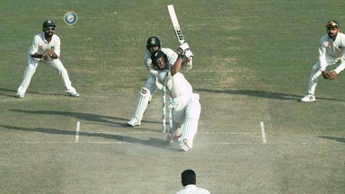 India VS NZ 2016, 1st Test day 4 - Luke Ronchi Six